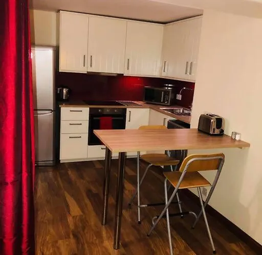 Vibrant Apartment At The Shore In Leith
