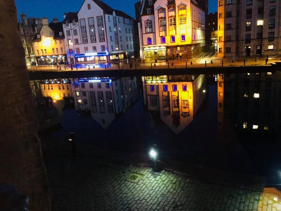 Apartamento Vibrant At The Shore In Leith Edimburgo